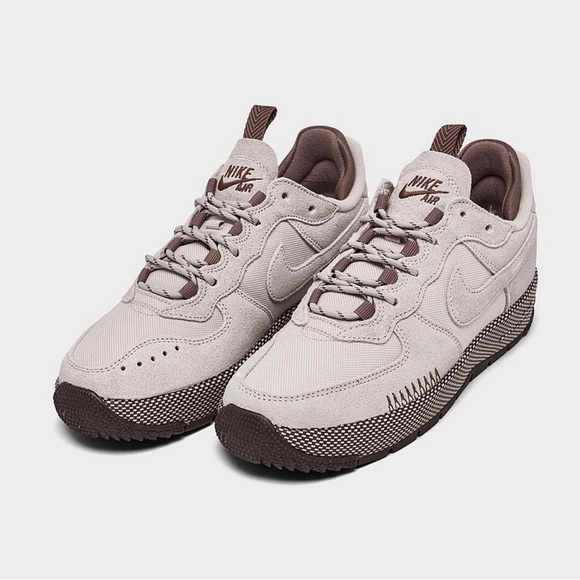 *NWOT* WOMEN'S NIKE AIR FORCE 1 WILD SNEAKERBOOTS - Picture 2 of 6